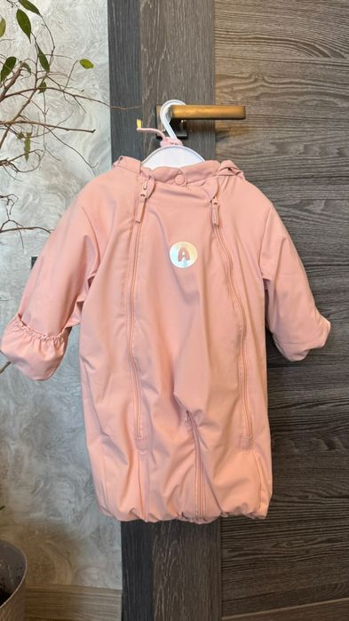 Продам комбинезон весенний на девочку