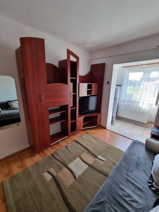 Proprietar,închiriez garsoniera zona  Lipovei