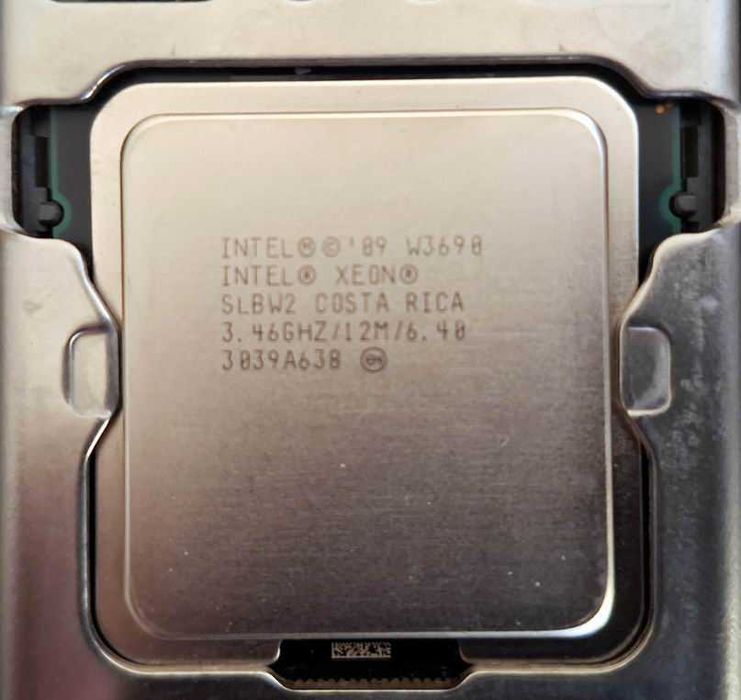 Statie grafica Xeon 3690