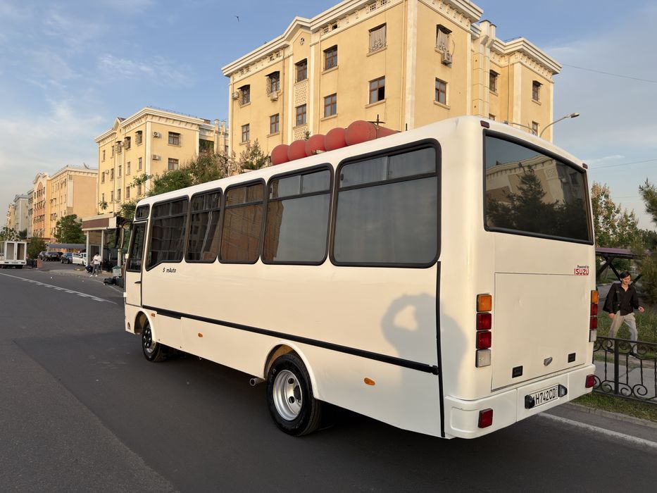 Isuzu sotiladi 2016. Avtobus