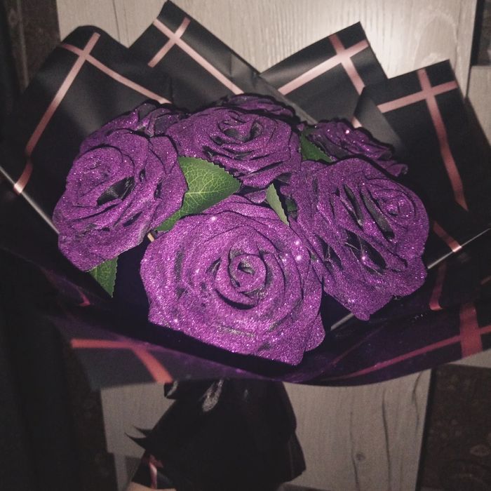 Букет из 7 атластных роз