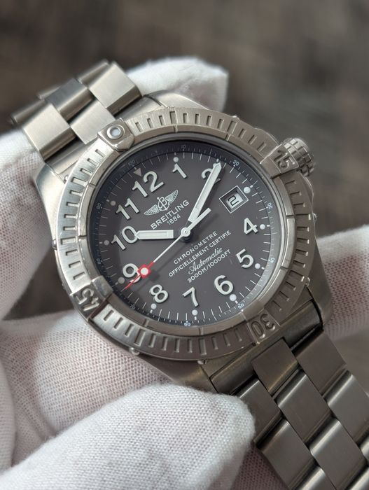 BREITLING Avenger Seawolf E17370 Titanium 3000m. / Grey Dial