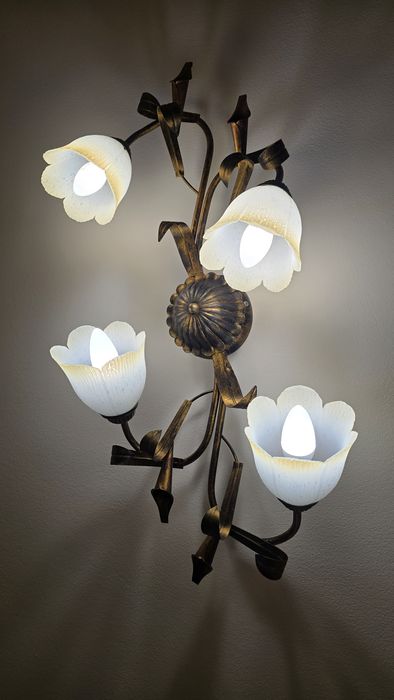 Осветителни тела с влючени LED крушки Philips
