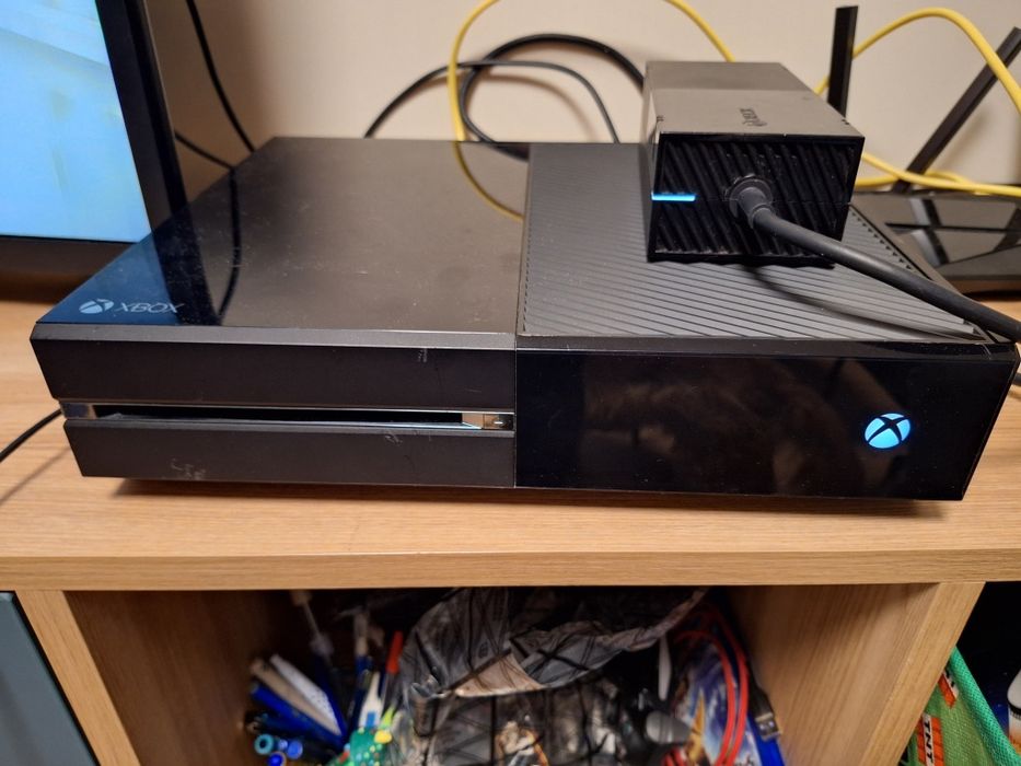 XBOX ONE + контролер + захранване