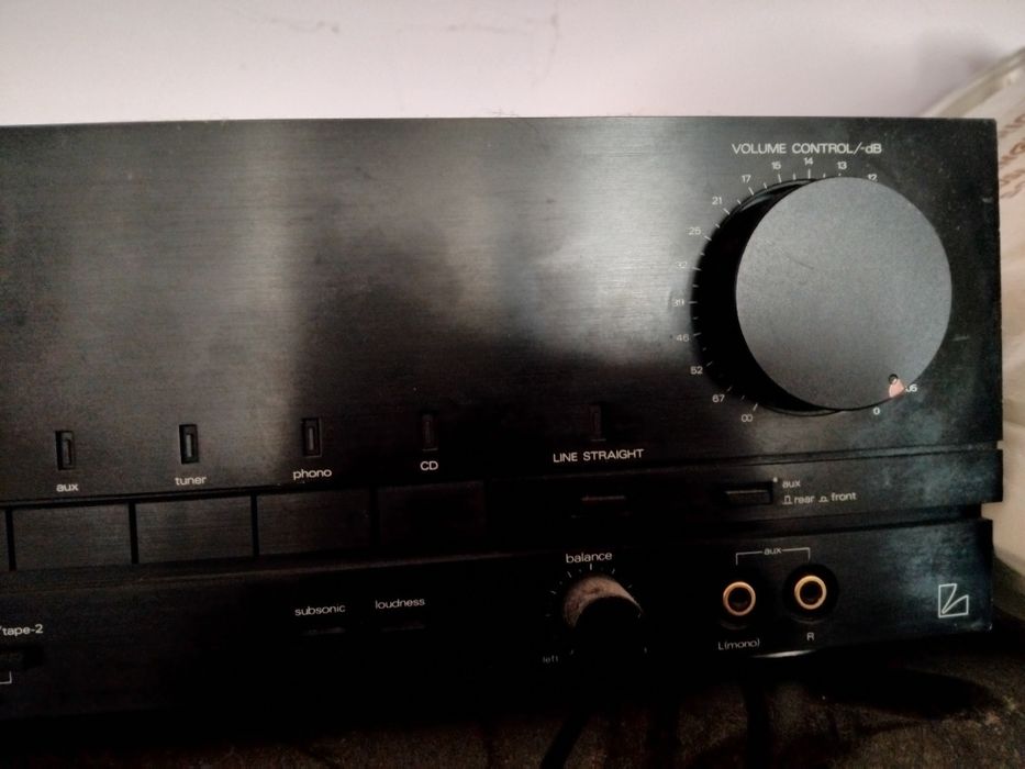 Усилвател luxman lv-112