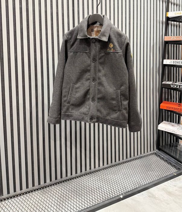 Якета на Gucci , Essentials и други