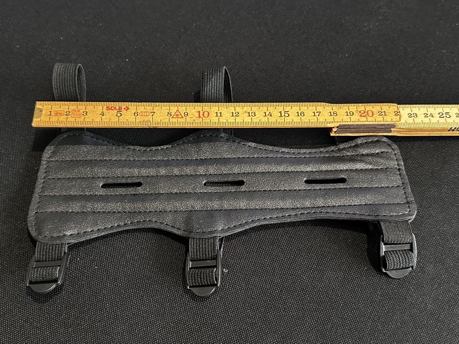 Armguard за стрелба с лък