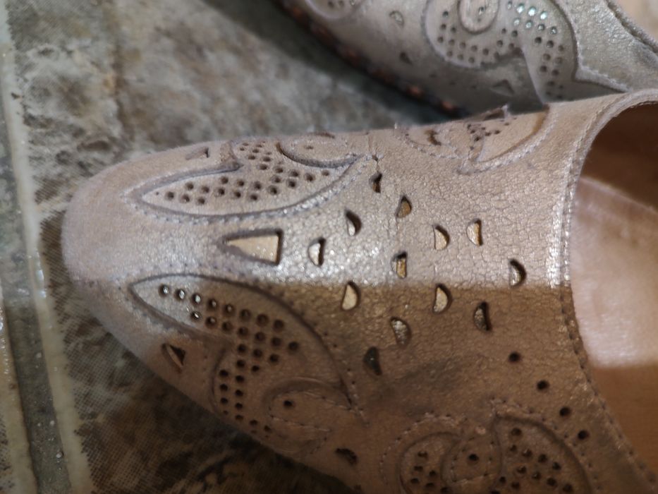 Дамски обувки от естествена кожа