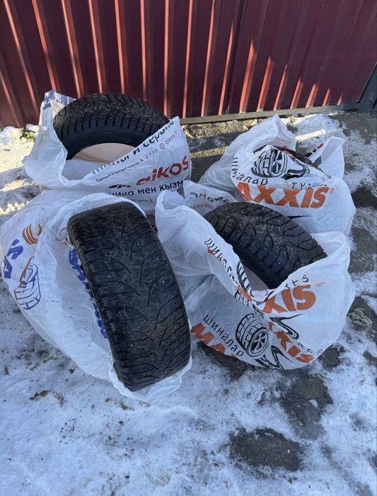 продам зимние шины на 18