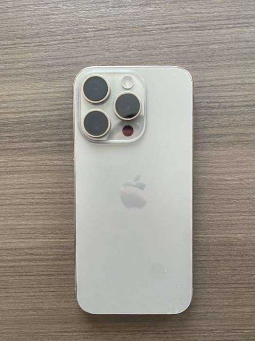 Iphone 15 pro 256гб 90%