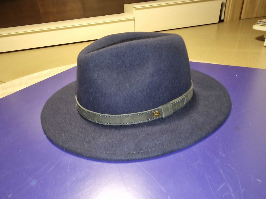 Vand palarii noi de lana barbatesti de calitate superioara si elegante