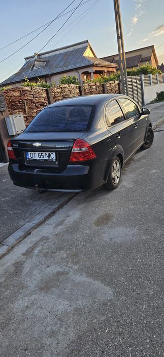 Vând chevrolet aveo