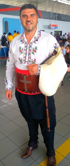 Уроци по гайда.Може и (Онлайн)