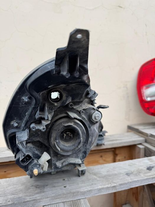 Far și tripla Honda Jazz