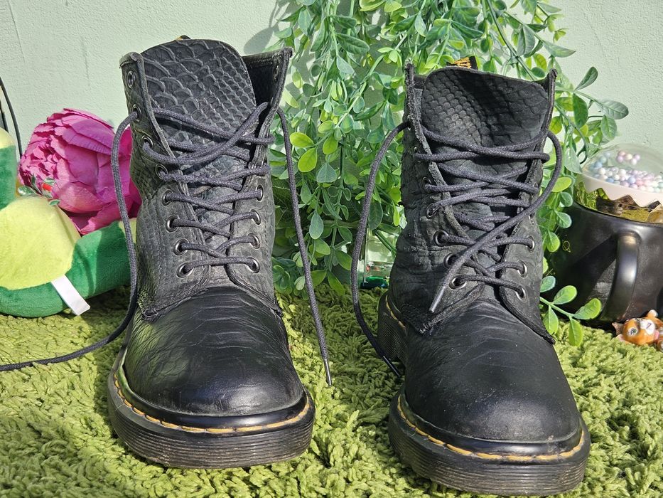 Dr Martens оригинални боти N37