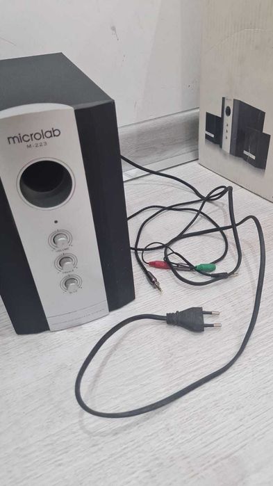 Продается сабвуфер Microlab M-223 и колонки б/у