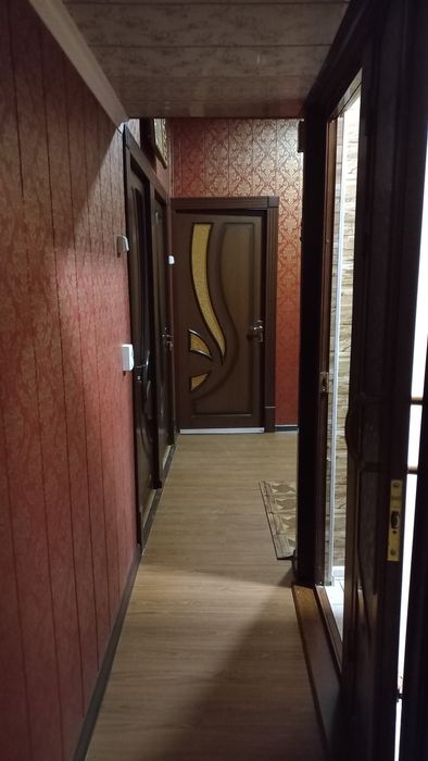 Квартира сотилади шарк 1 да