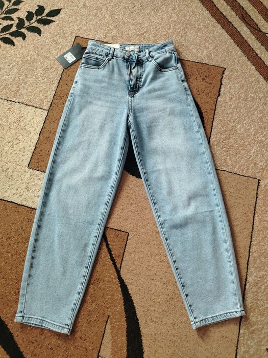 Продам джинсы новые