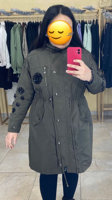 Продам плащ с вышивкой