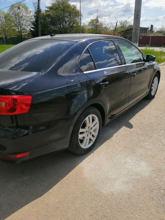 VOLKSWAGEN Jetta 2012 — imagine 3