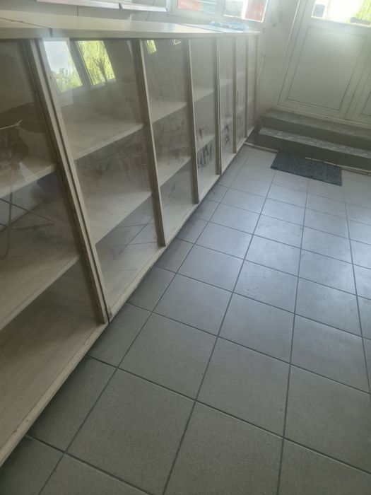 Rafturi magazin alimentar