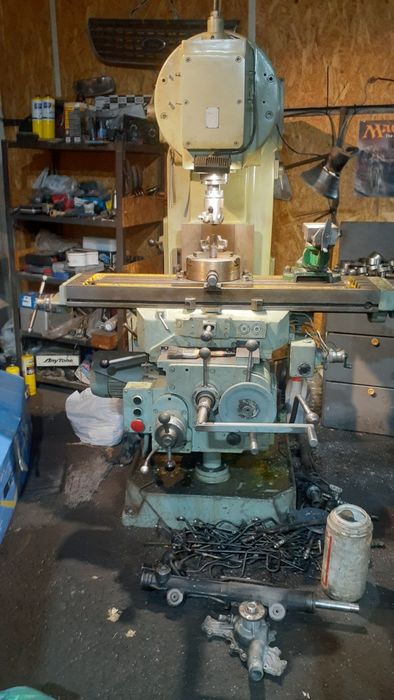 Продам станки токарный, фрезерный.