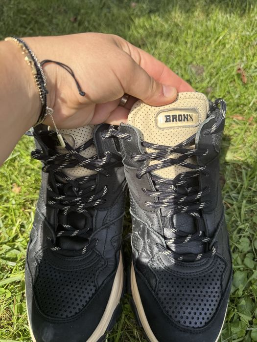 Vand adidasi Bronx