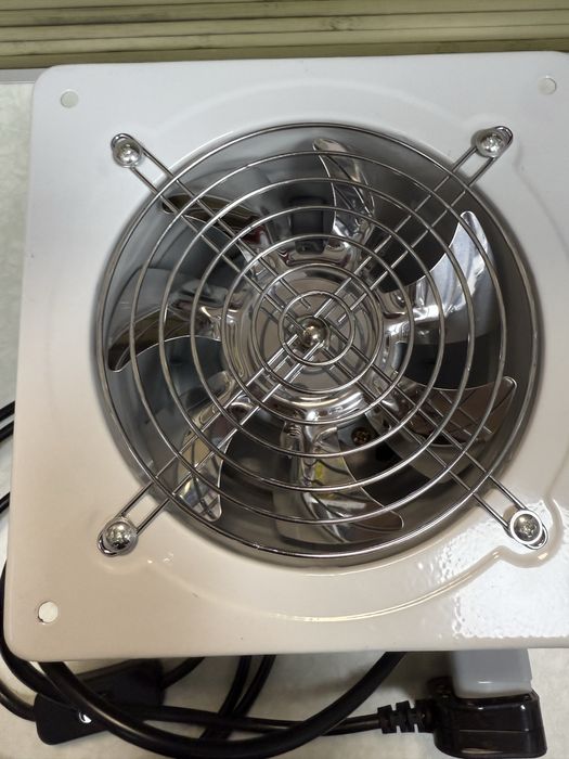 Безшумен изпускателен вентилатор за кухня