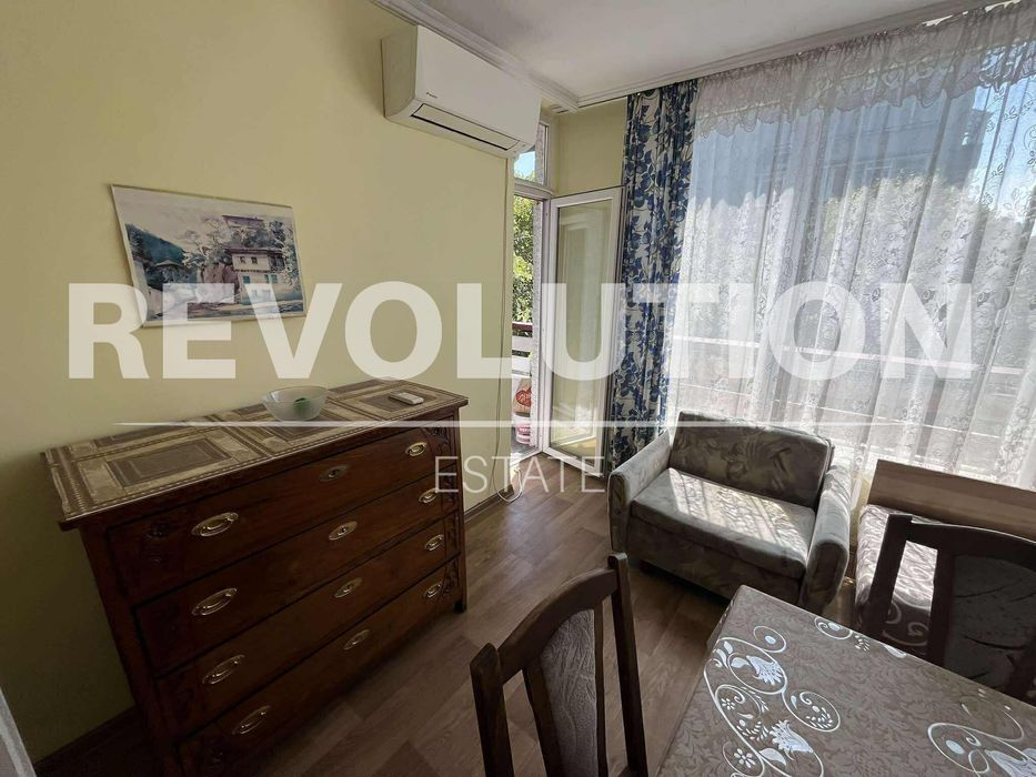 Дава се под наем Двустаен апартамент в Варна, Окръжна болница - 50 кв.м за 300 € - Снимка #1