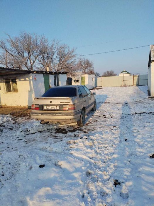 Пассат Б3 седан,