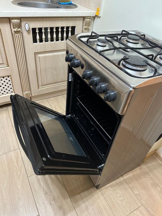 Продам газовую плиту