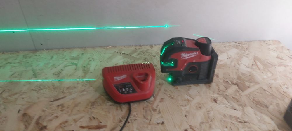 Laser Milwaukee M12 CLL4P