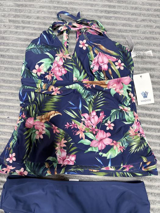 Costum de baie pentru femei, din doua piese. Multicolor.