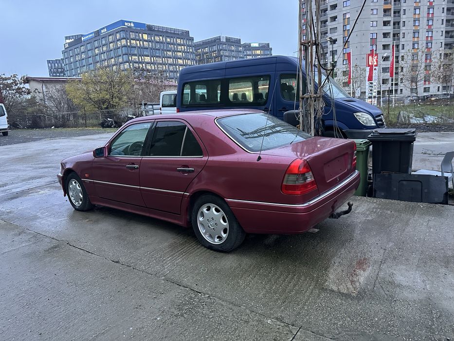 Mercedes C250D w202