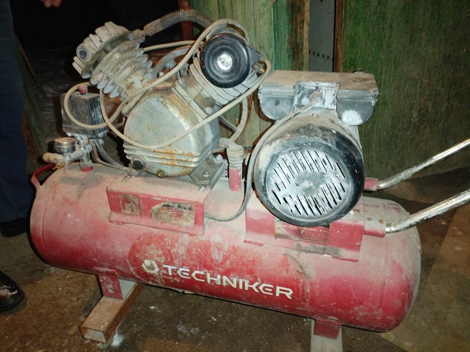 Продам компрессор электрический