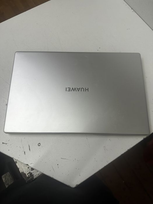 Продается ноутбук huawei