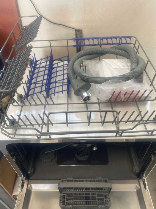 Настолна съдомиялна машина Мострена