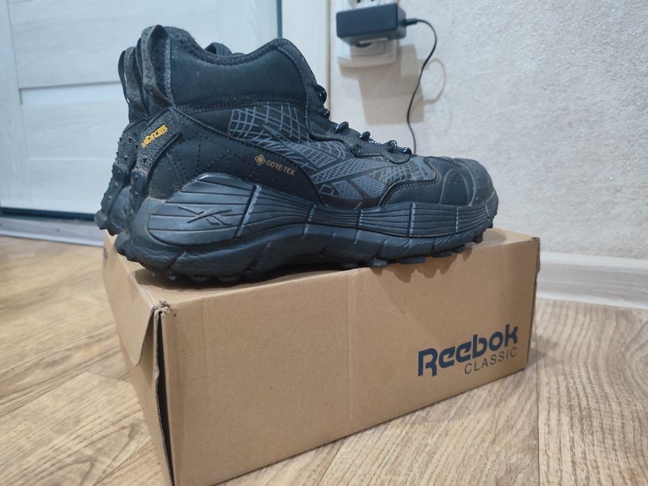 Продам ботинки Reebok CLASSIC