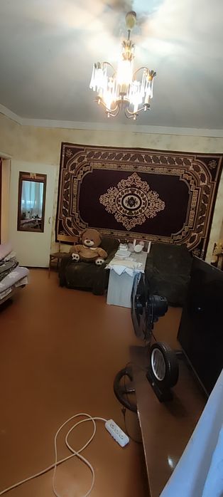 Продажа Юнусабад- 6 2/1/4 под офис магазин 1 линия вдоль дороги 55м