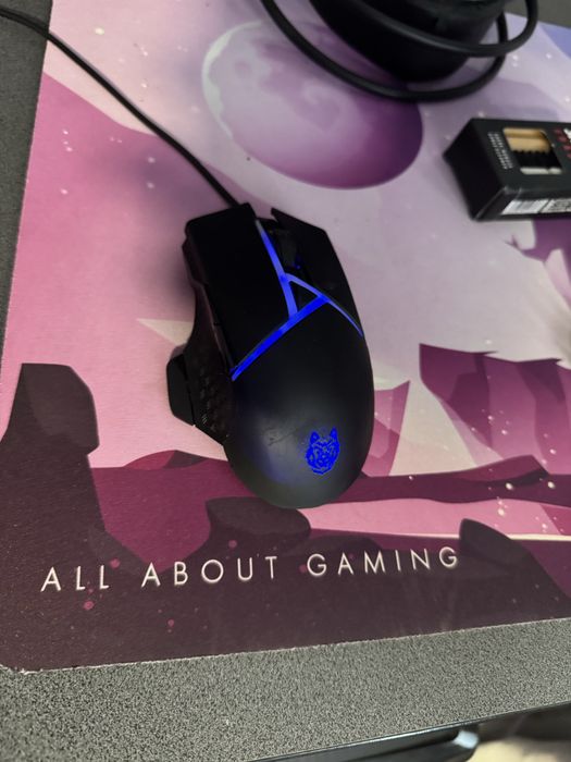 Mouse cu fir negru RGB Wolf Gaming