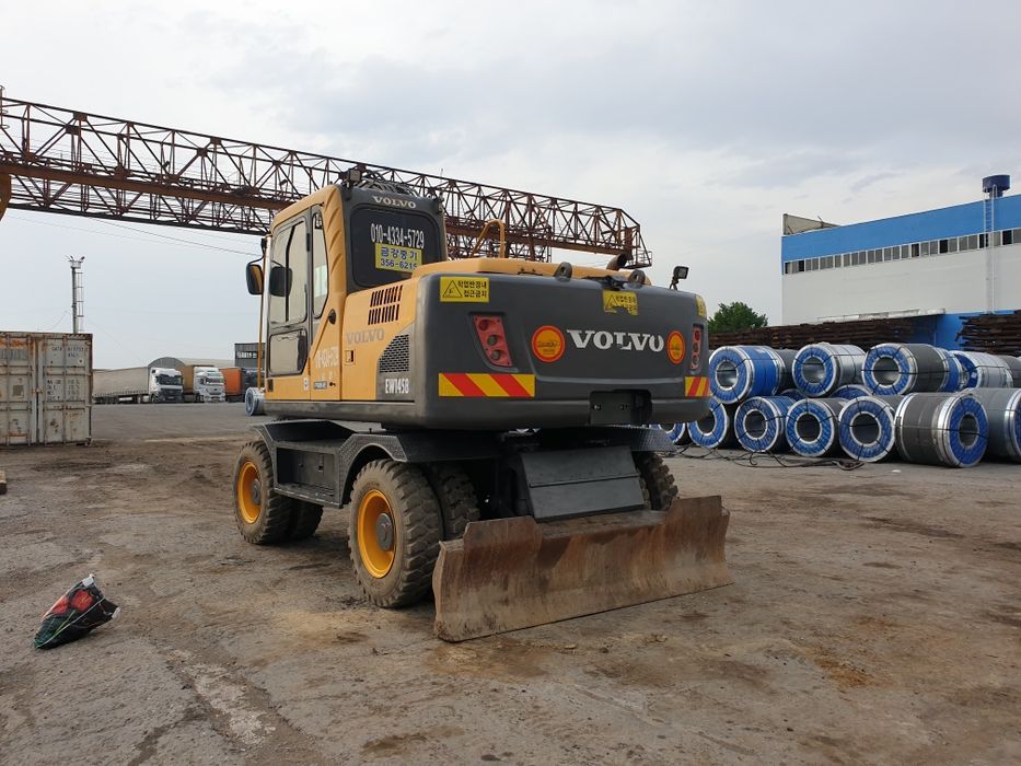 Karea dan Volvo 145 zurlari keldi.