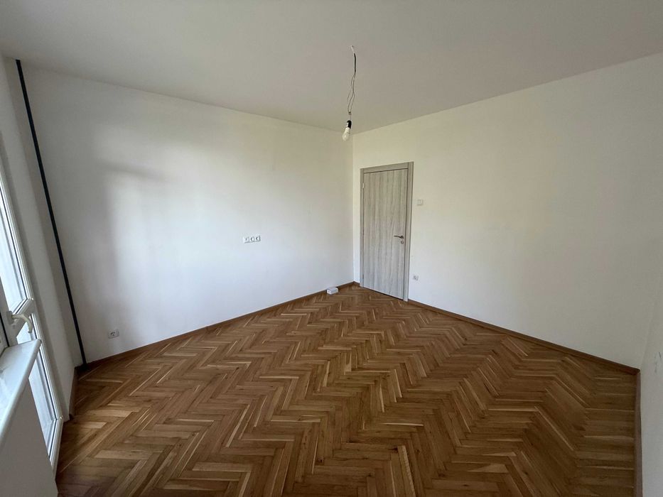 Продава се Тристаен апартамент в Варна, Младост 2 - 67 кв.м за 2590 €/кв.м - Снимка #12