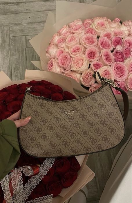 Сумочка от Guess