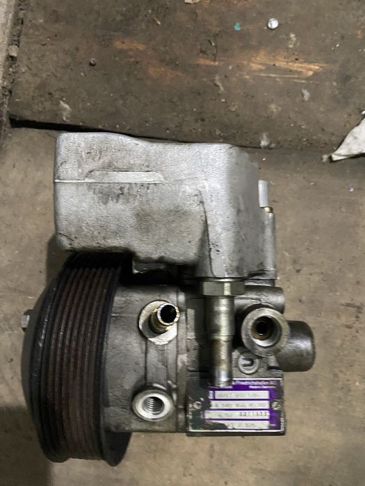 Насос ГУР Mercedes w140