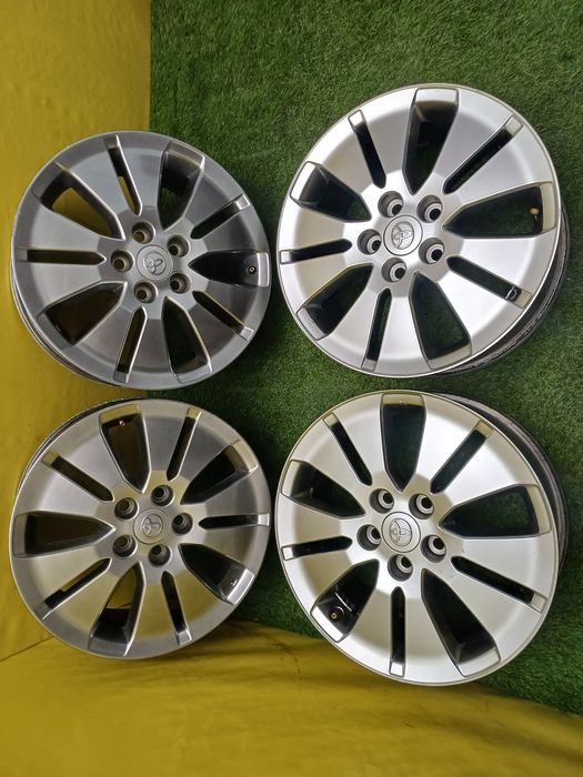 Диски R17 5x114.3 на Toyota и другие.