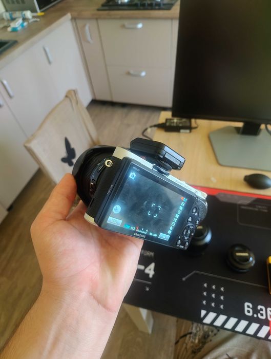 Camera Samsung nx 300 cu 4 obiective