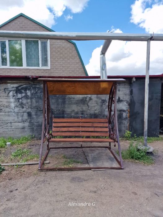 Качеля садовая .