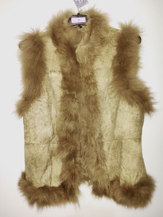Vesta piele intoarsa si blana naturala