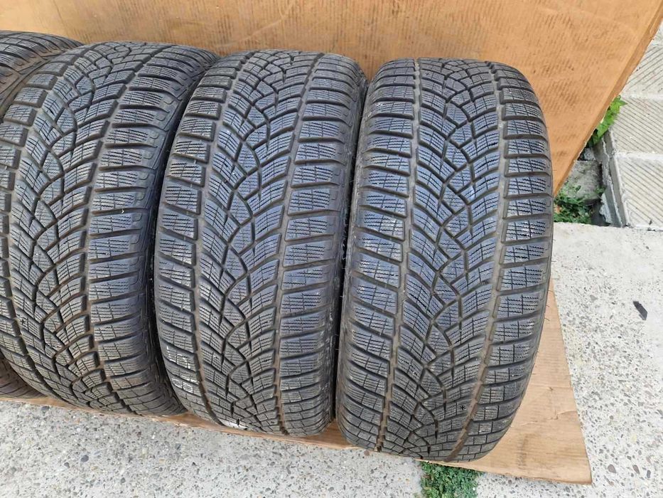 4 Goodyear R20 255/45 Зимни гуми  DOT2720