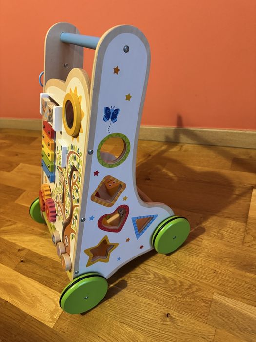 Antepremergător din lemn cu activități – stare foarte bună